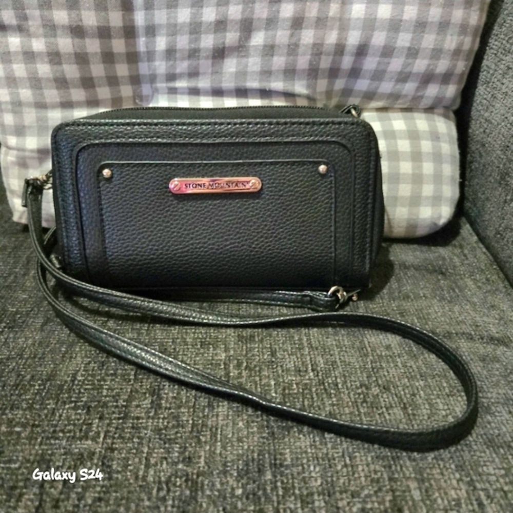 Stone Mountain Crossbody/Wristlet